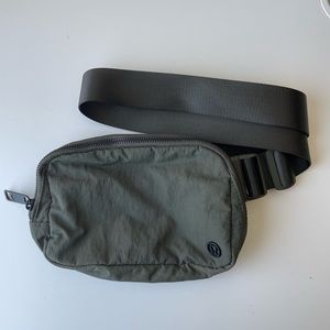Lululemon Everywhere Belt Bag (1L)